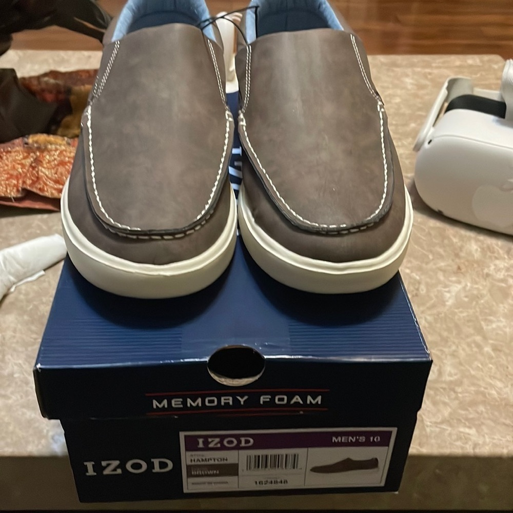 - - Men’s IZOD memory foam shoes